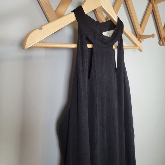 Entro Embroidered Key Hole Dress - Picture 2 of 10